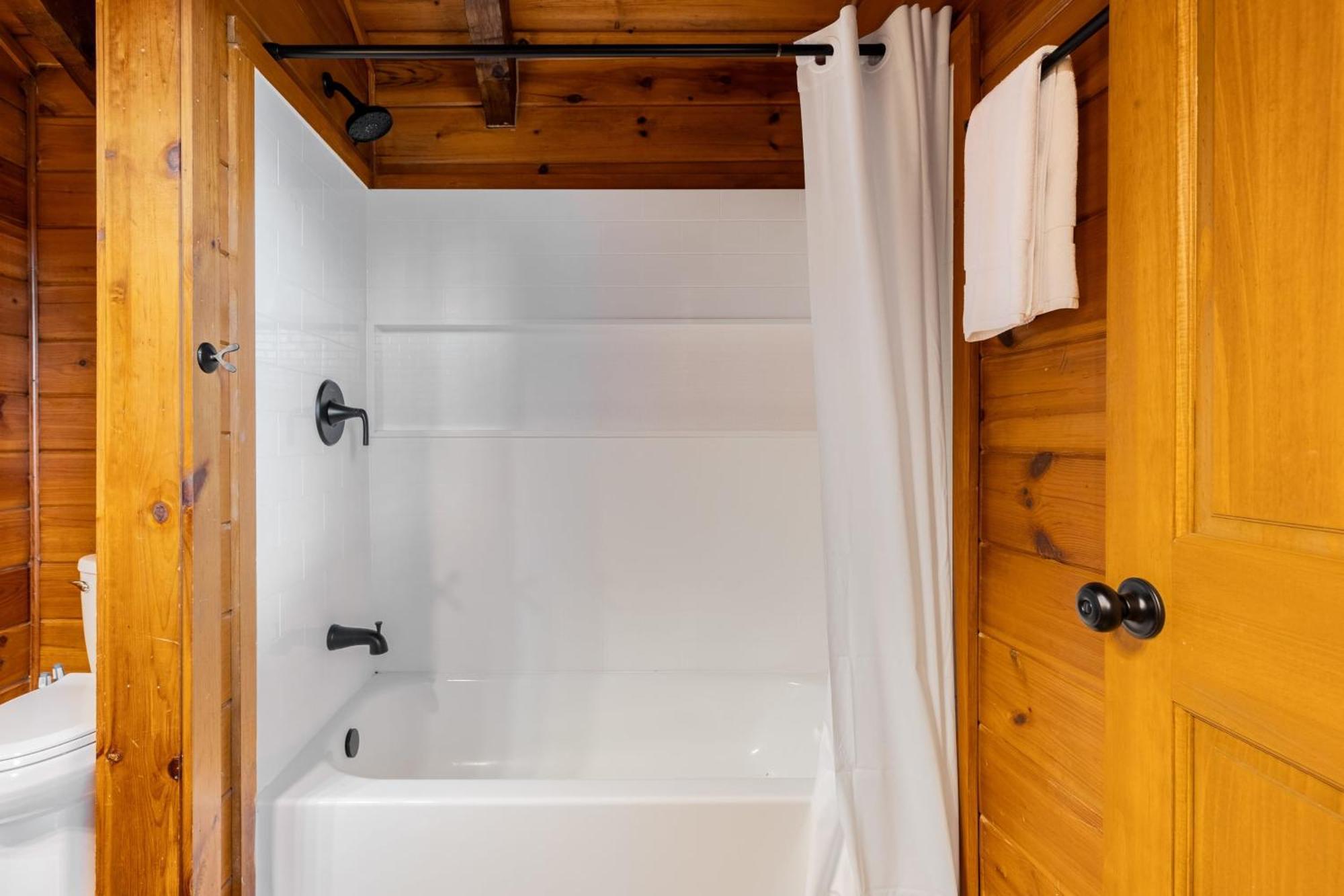 Dudley II By Avantstay Comfortable Cabin W Hot Tub Views Pigeon Forge Exteriér fotografie